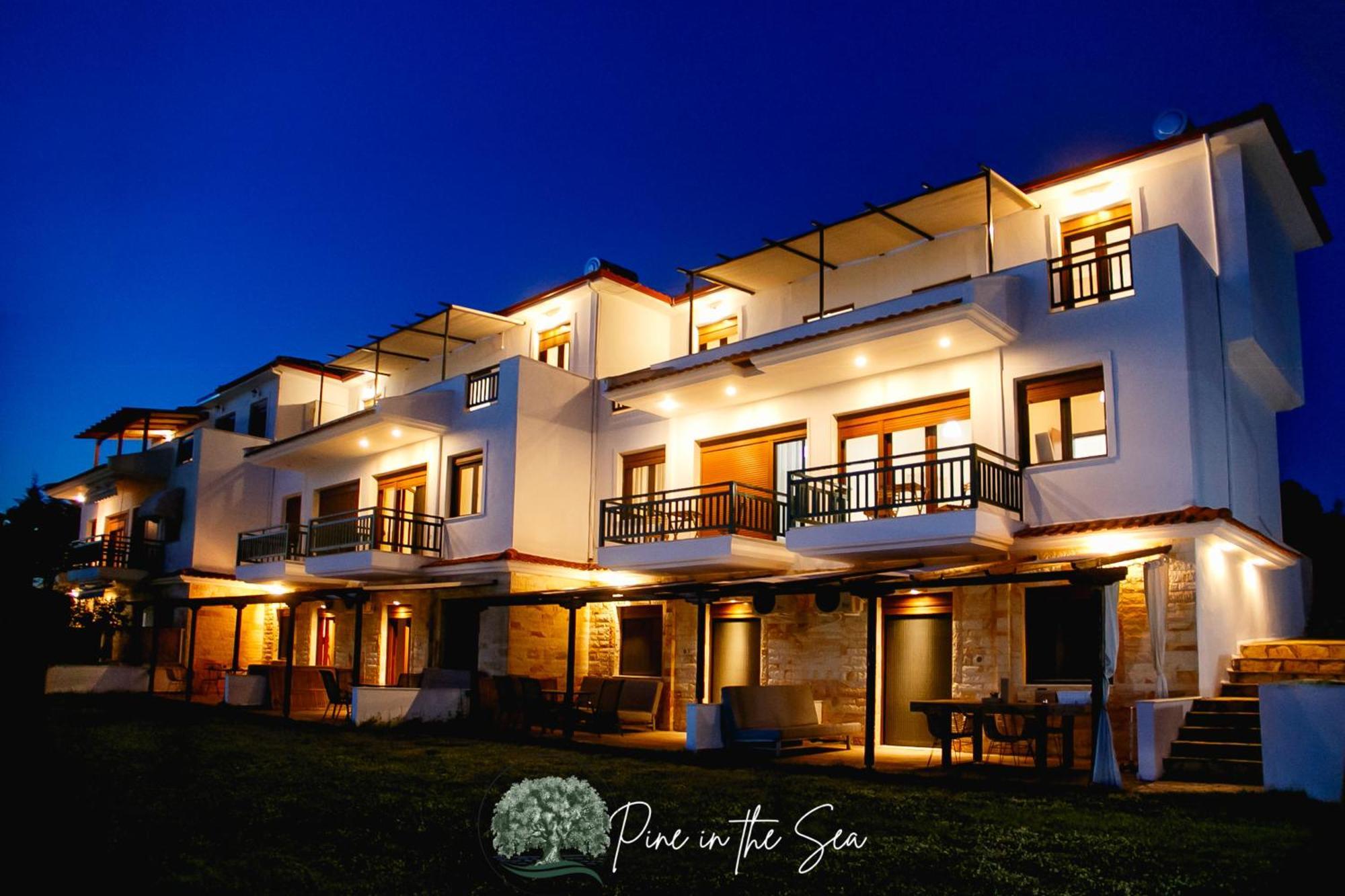 Pine In The Sea Nikiti-Sithonia Apartment Bagian luar foto