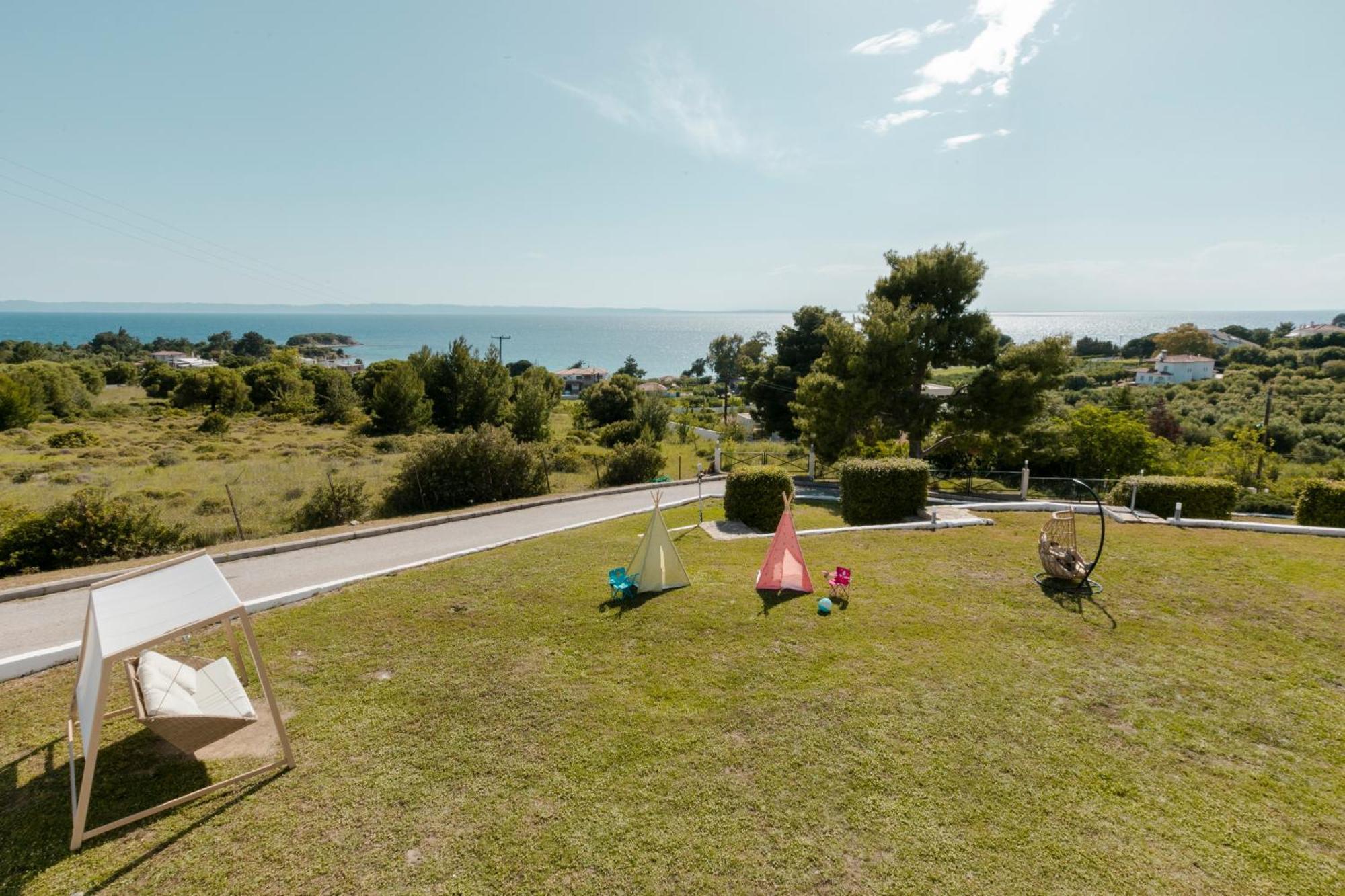 Pine In The Sea Nikiti-Sithonia Apartment Bagian luar foto