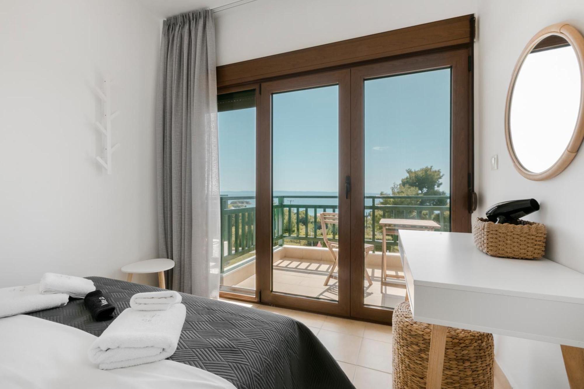 Pine In The Sea Nikiti-Sithonia Apartment Bagian luar foto
