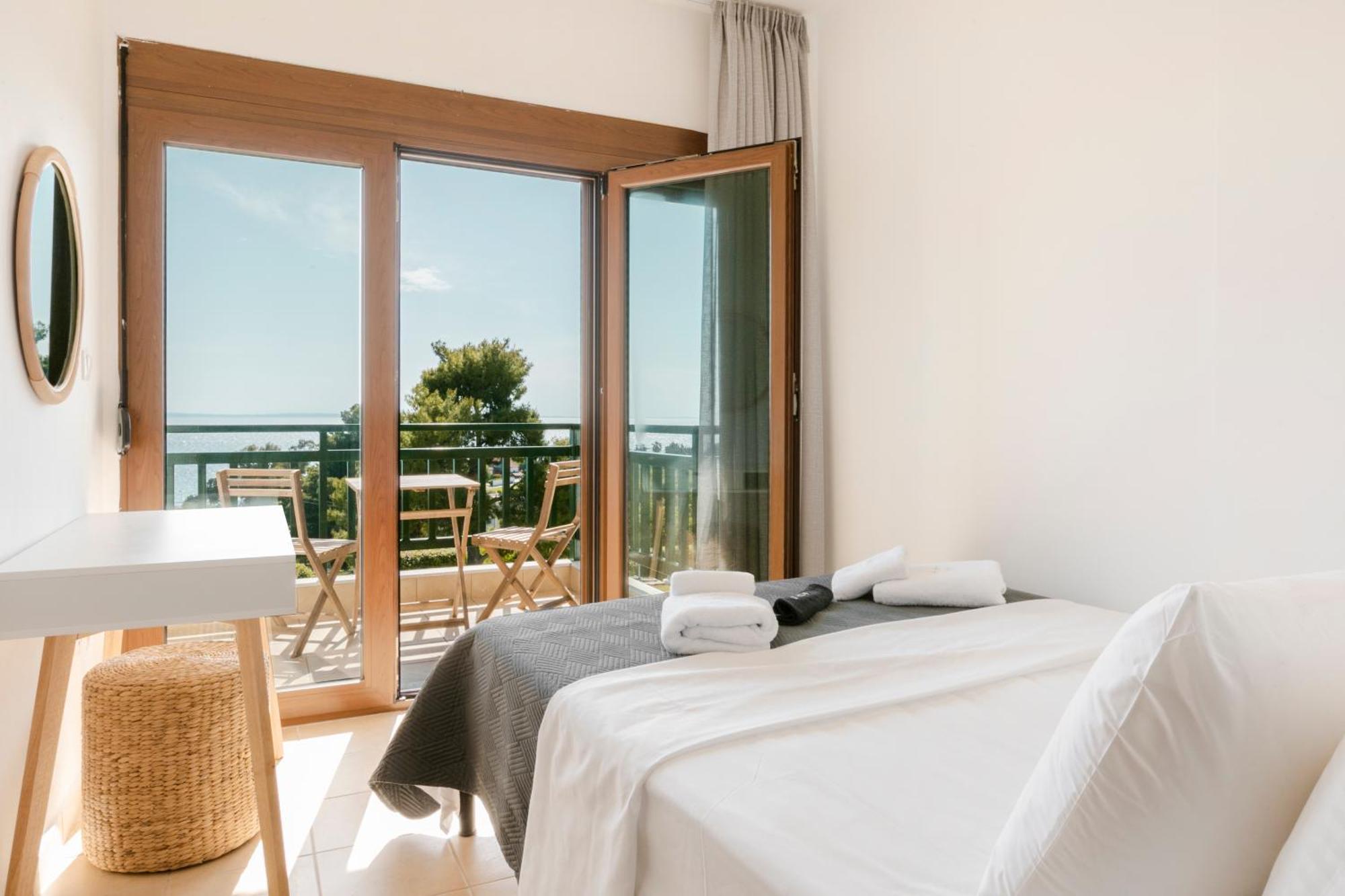 Pine In The Sea Nikiti-Sithonia Apartment Bagian luar foto