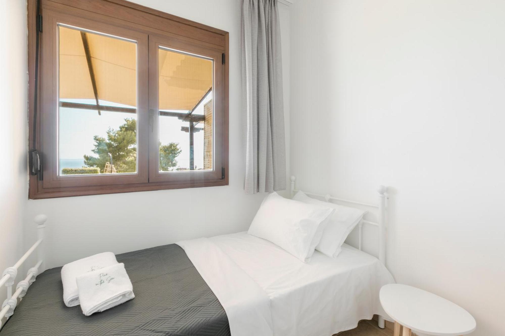Pine In The Sea Nikiti-Sithonia Apartment Bagian luar foto